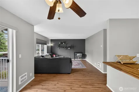 1670 SW Mulberry Drive Oak Harbor WA 98277