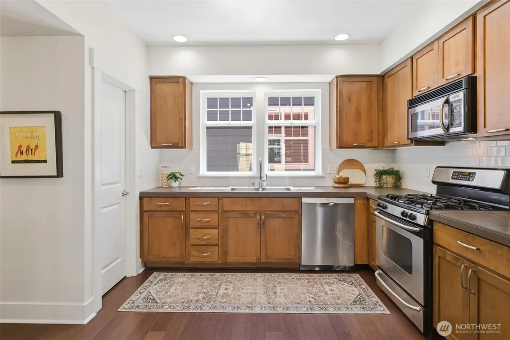 4417 28th Avenue S Seattle WA 98108