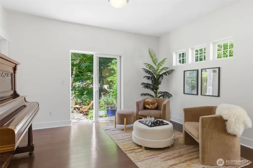 4417 28th Avenue S Seattle WA 98108