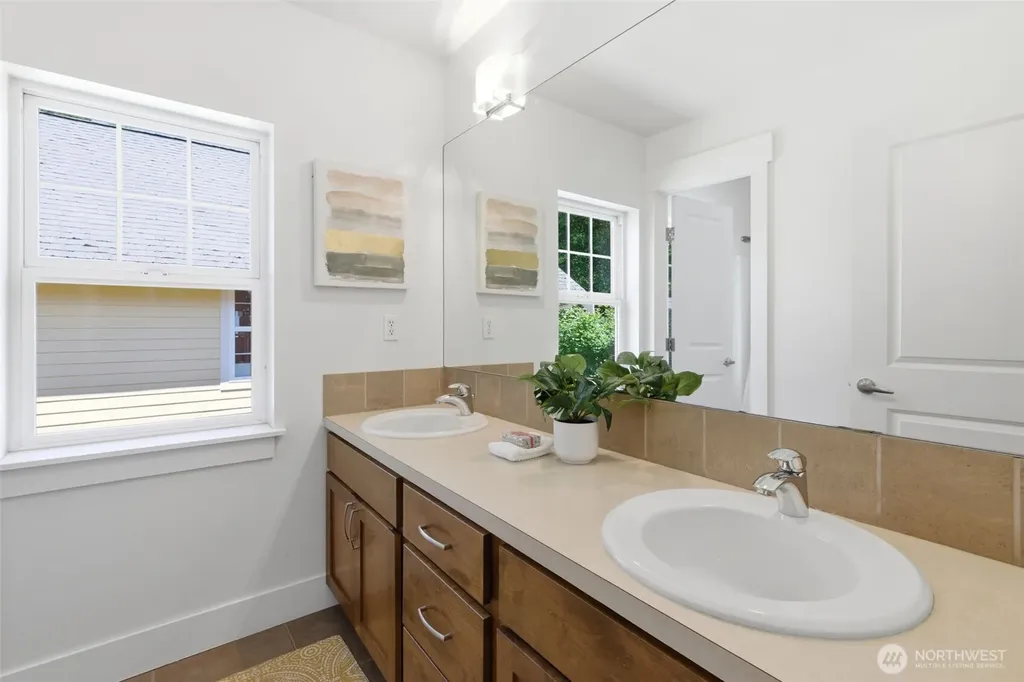 4417 28th Avenue S Seattle WA 98108