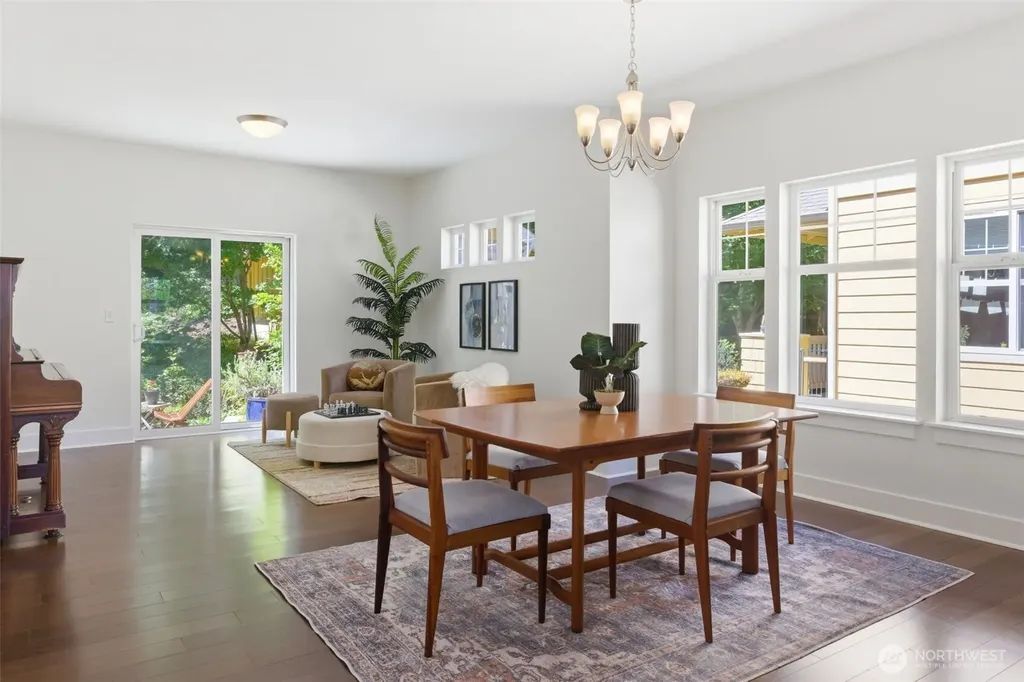 4417 28th Avenue S Seattle WA 98108
