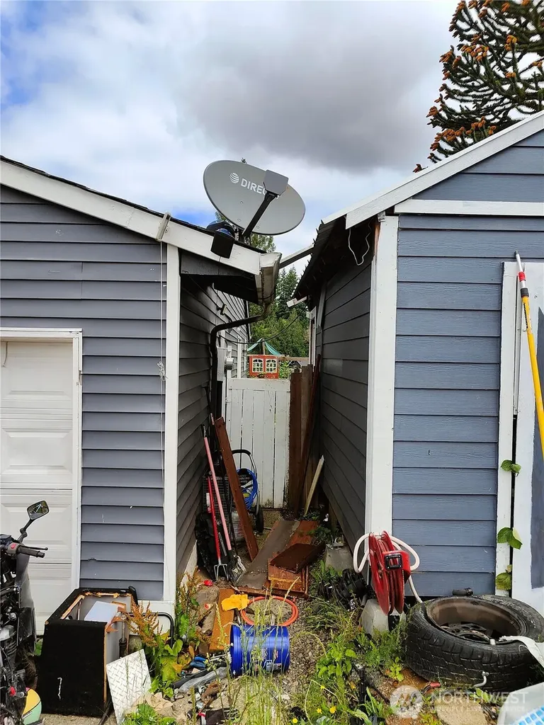 203 St. Helens Way Winlock WA 98596