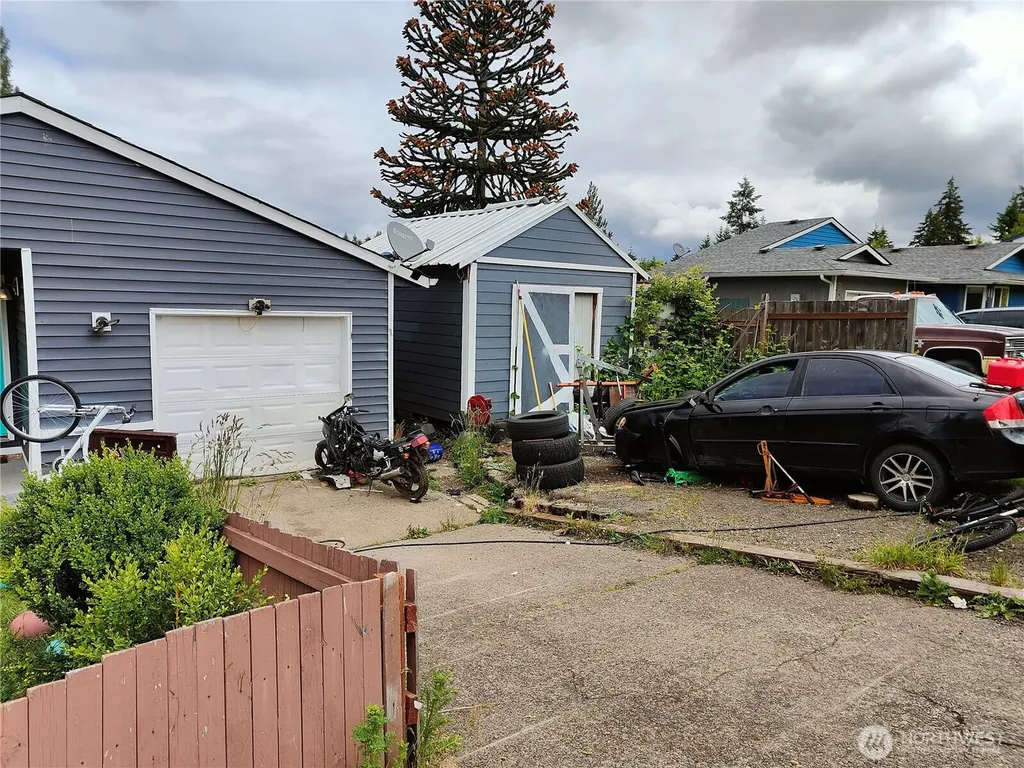 203 St. Helens Way Winlock WA 98596