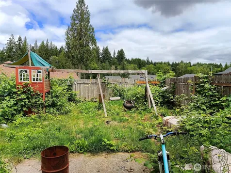 203 St. Helens Way Winlock WA 98596