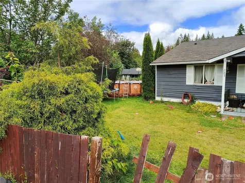 203 St. Helens Way Winlock WA 98596