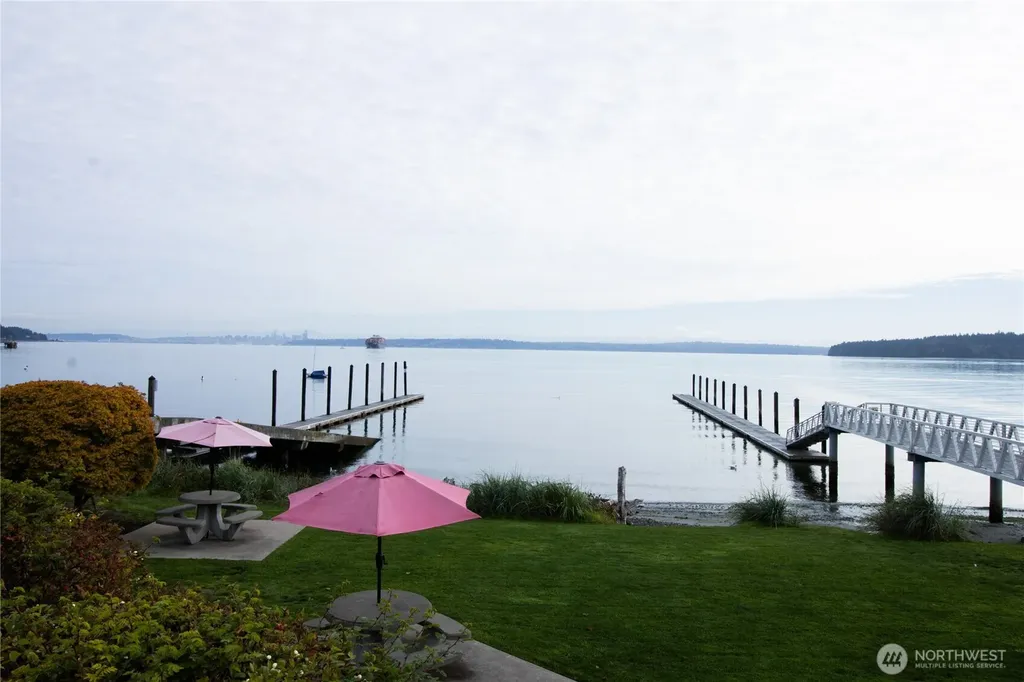 1088 Colchester Drive Port Orchard WA 98366