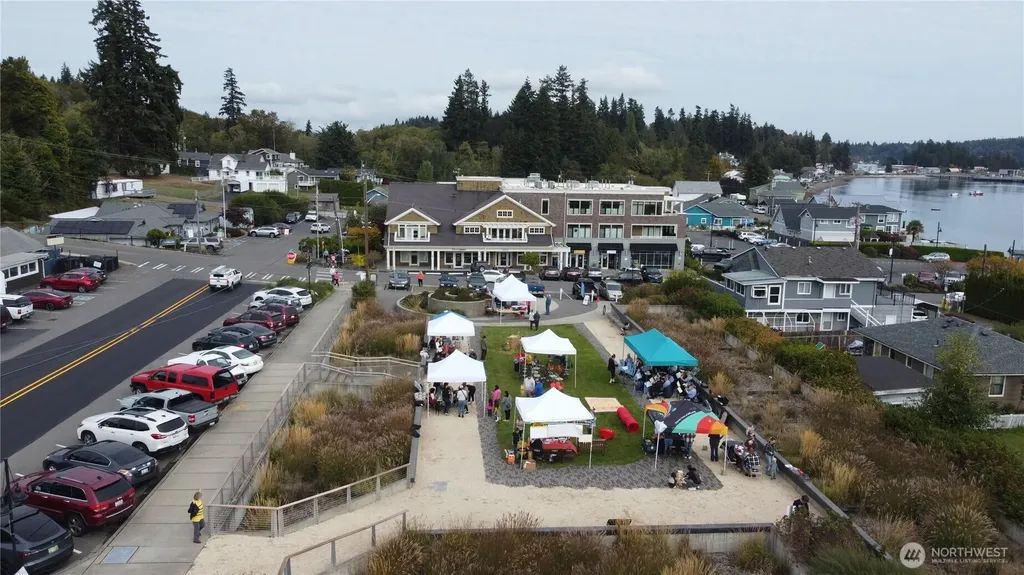 1088 Colchester Drive Port Orchard WA 98366