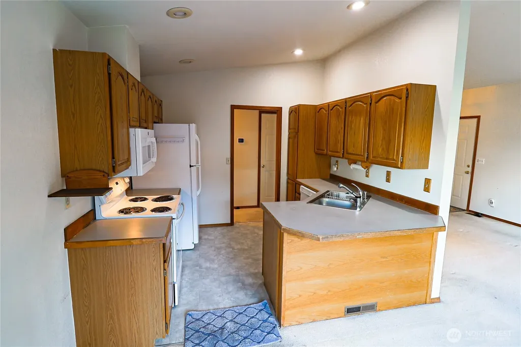 1088 Colchester Drive Port Orchard WA 98366