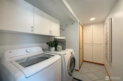 16857 Palatine Avenue N Shoreline WA 98133