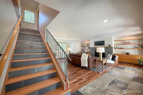 16857 Palatine Avenue N Shoreline WA 98133
