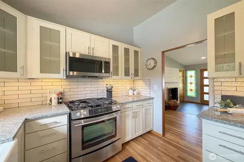 16857 Palatine Avenue N Shoreline WA 98133