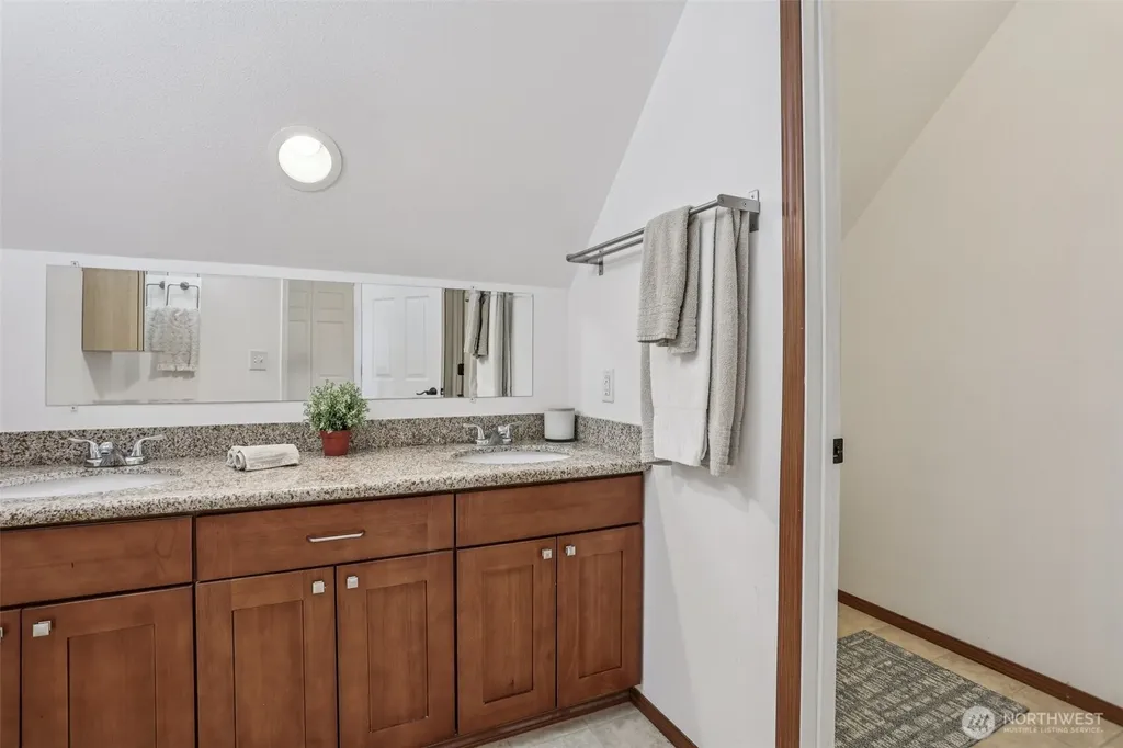 511 Van De Vanter Avenue Kent WA 98030