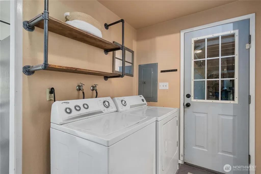 1030 118th Place SE Everett WA 98208