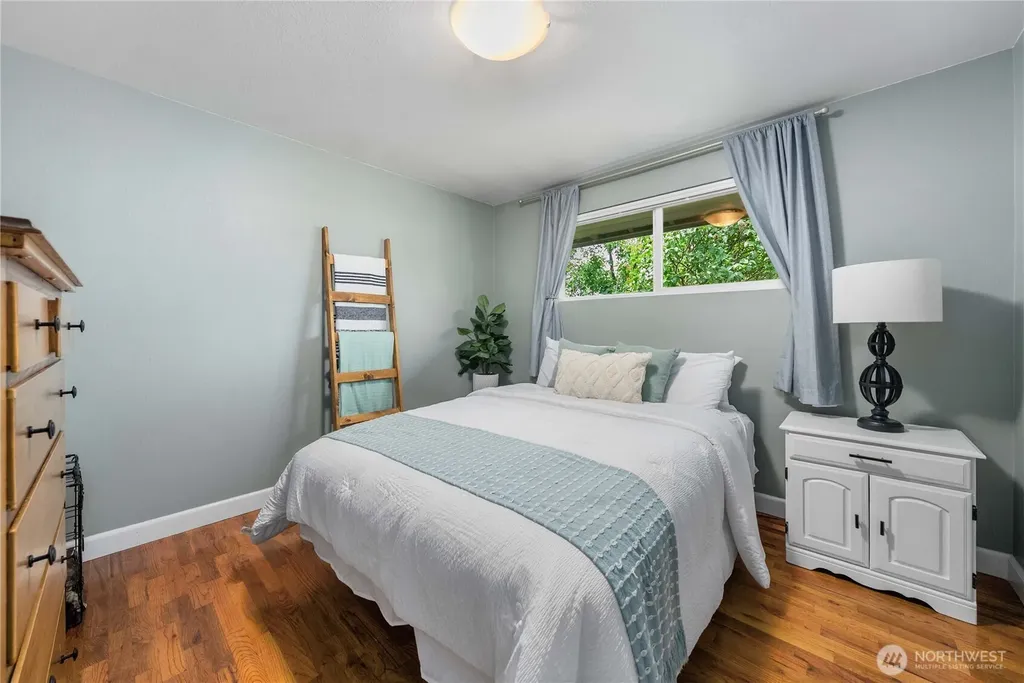 1030 118th Place SE Everett WA 98208