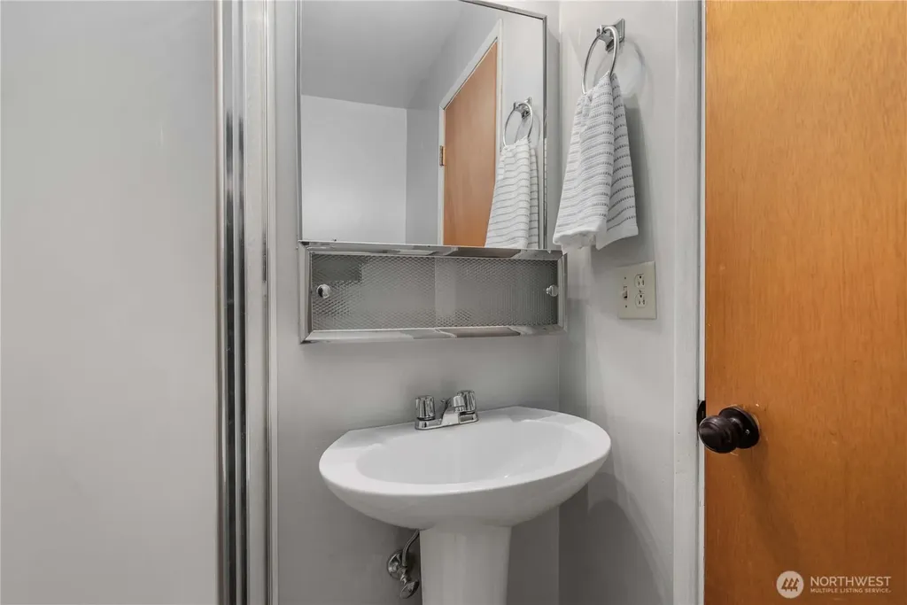 1030 118th Place SE Everett WA 98208