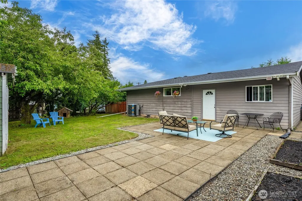 1030 118th Place SE Everett WA 98208