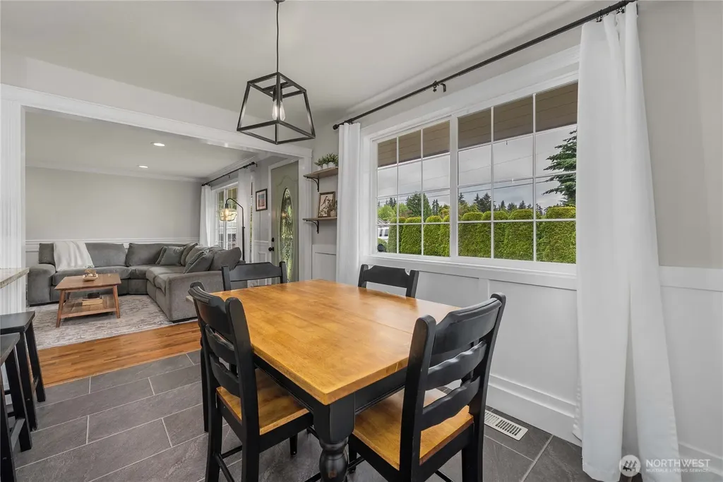 1030 118th Place SE Everett WA 98208