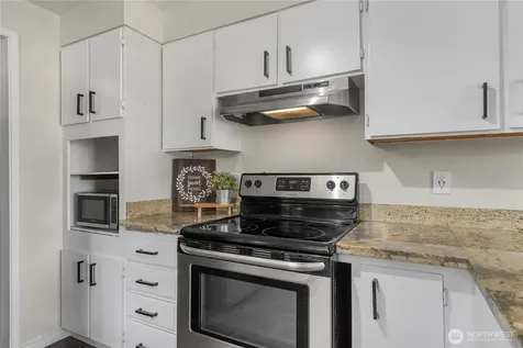 1030 118th Place SE Everett WA 98208