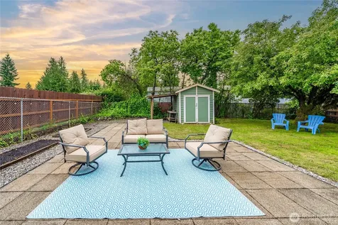 1030 118th Place SE Everett WA 98208