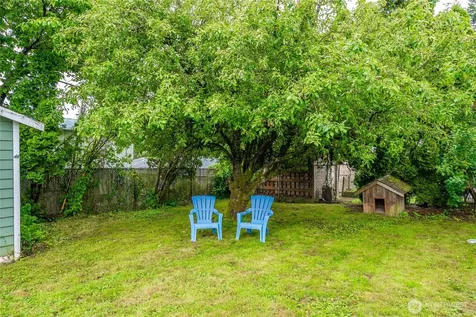 1030 118th Place SE Everett WA 98208