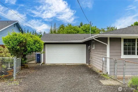 1030 118th Place SE Everett WA 98208