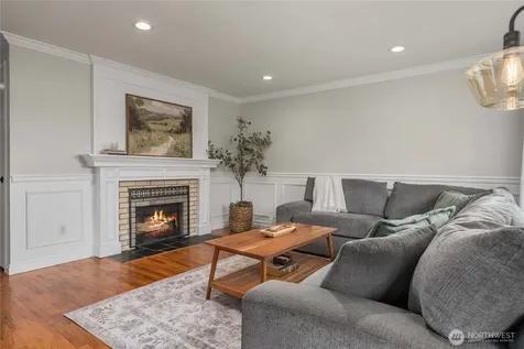 1030 118th Place SE Everett WA 98208