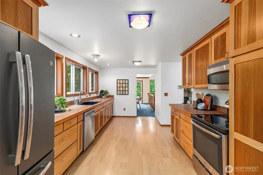 7021 81st Ave Court NW Gig Harbor WA 98335