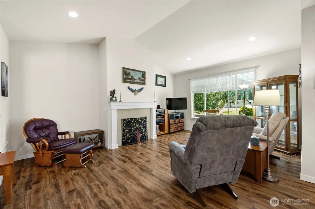 1757 Hillcrest Loop Mount Vernon WA 98274