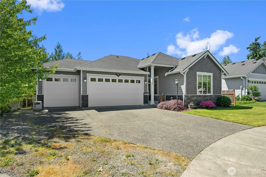 1757 Hillcrest Loop Mount Vernon WA 98274