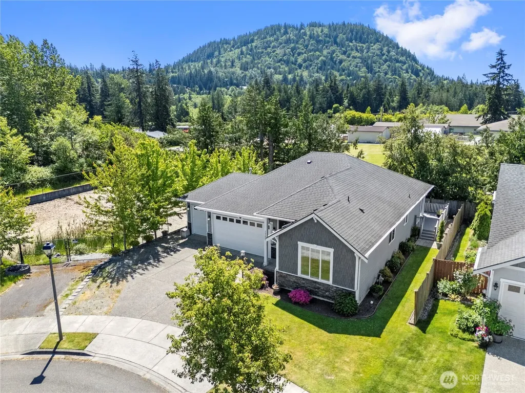 1757 Hillcrest Loop Mount Vernon WA 98274
