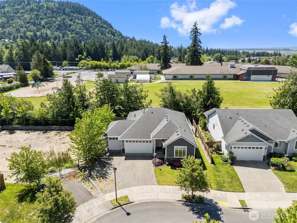 1757 Hillcrest Loop Mount Vernon WA 98274