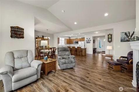 1757 Hillcrest Loop Mount Vernon WA 98274