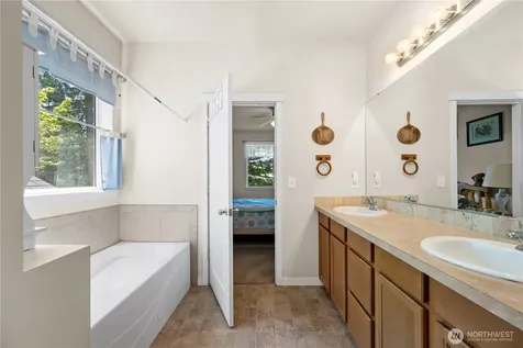 1757 Hillcrest Loop Mount Vernon WA 98274