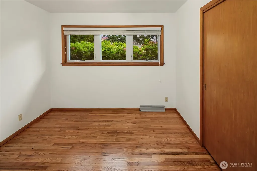 827 Marine View Circle SW Normandy Park WA 98166