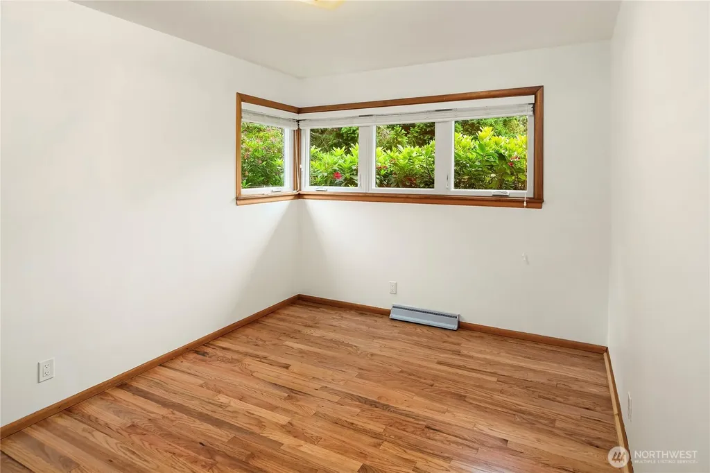 827 Marine View Circle SW Normandy Park WA 98166