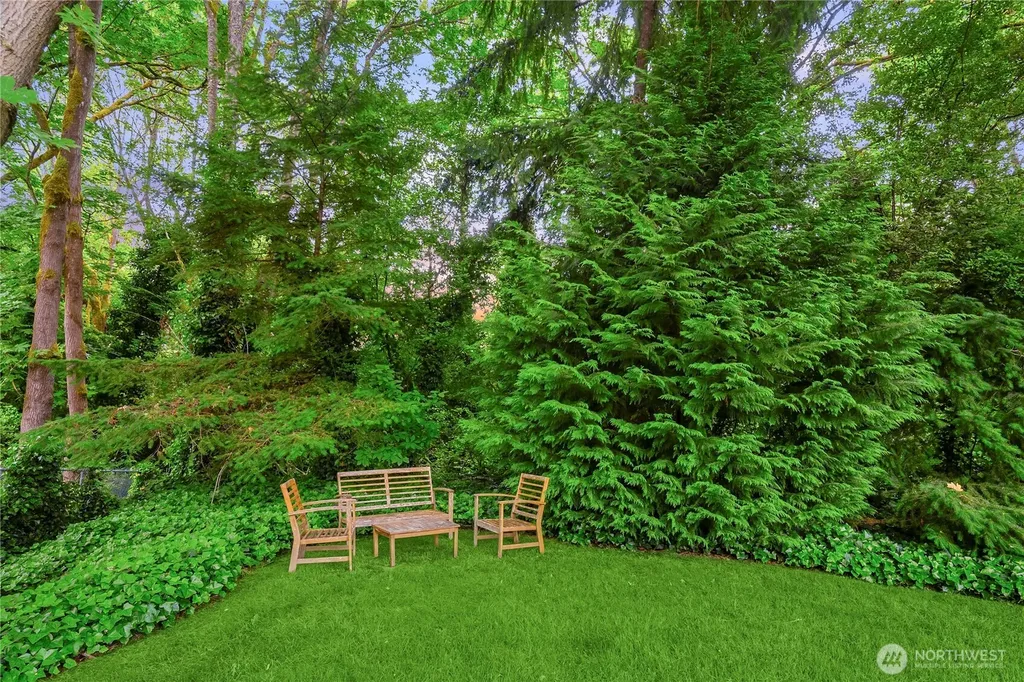 827 Marine View Circle SW Normandy Park WA 98166