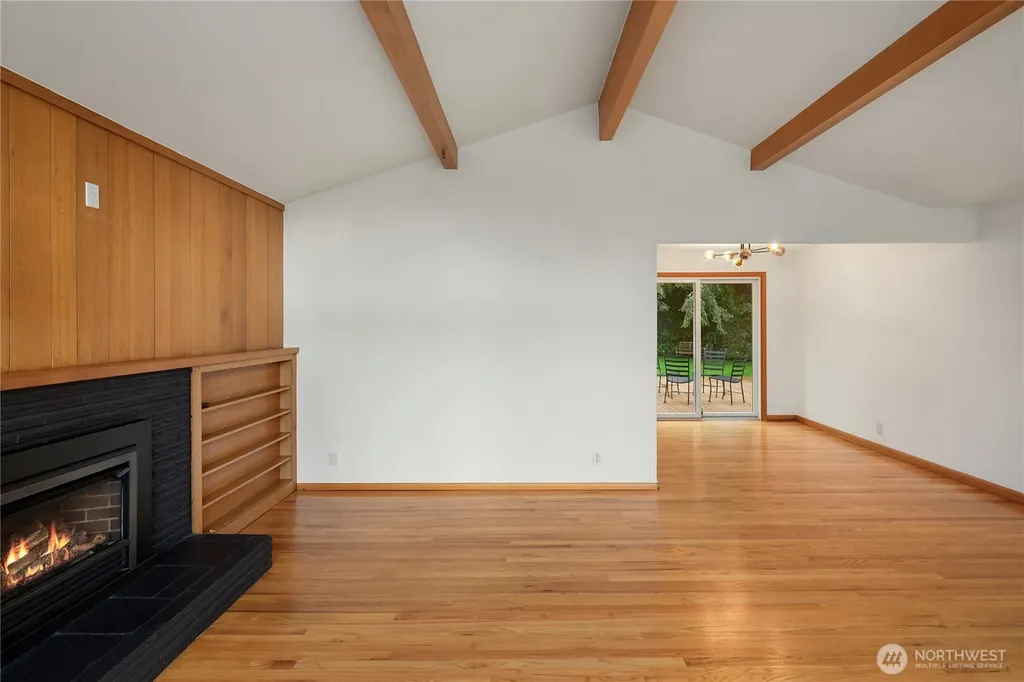 827 Marine View Circle SW Normandy Park WA 98166