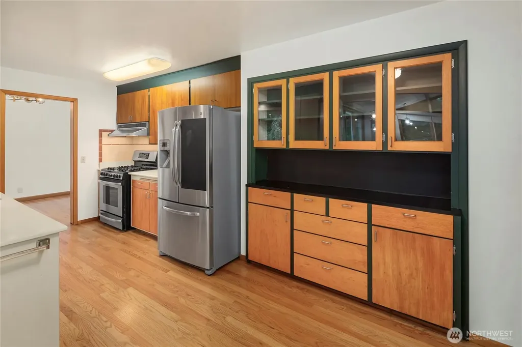 827 Marine View Circle SW Normandy Park WA 98166