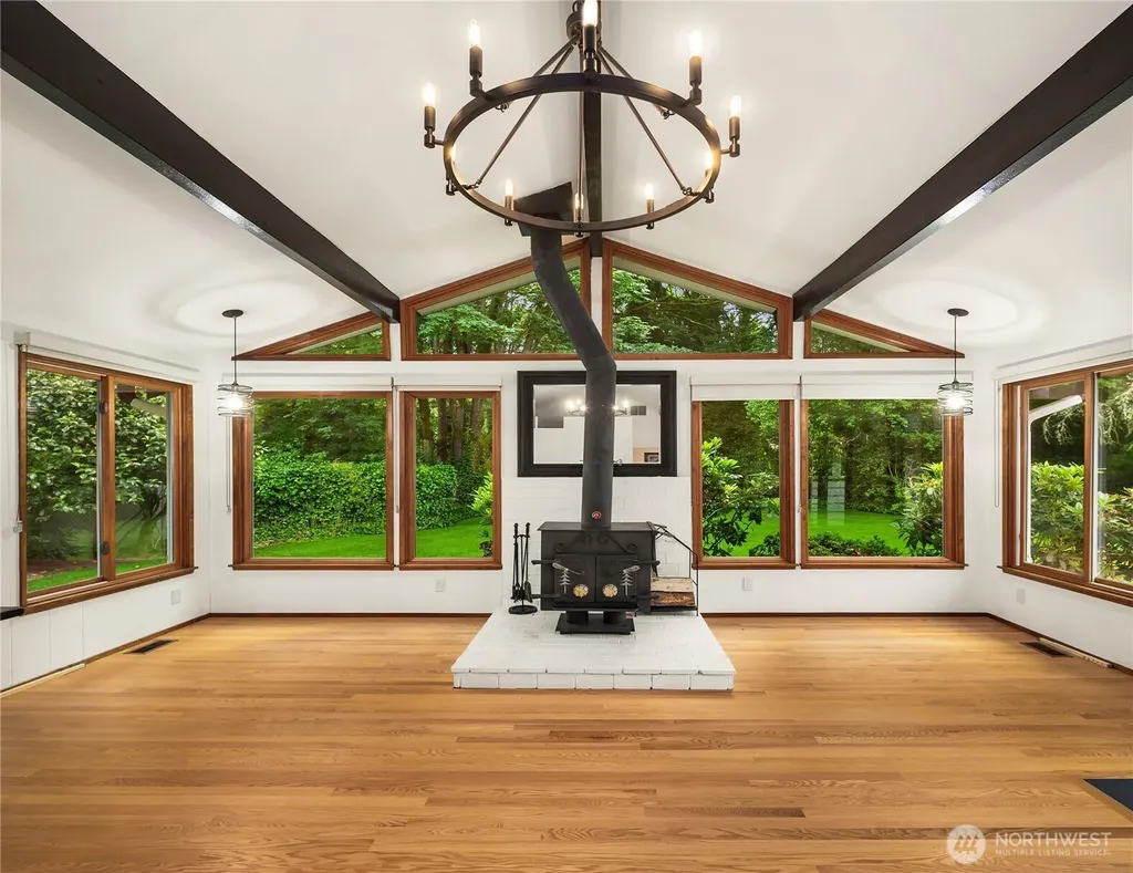 827 Marine View Circle SW Normandy Park WA 98166