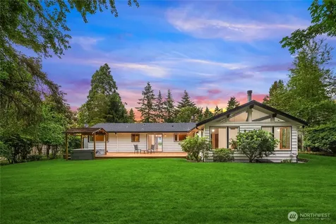827 Marine View Circle SW Normandy Park WA 98166