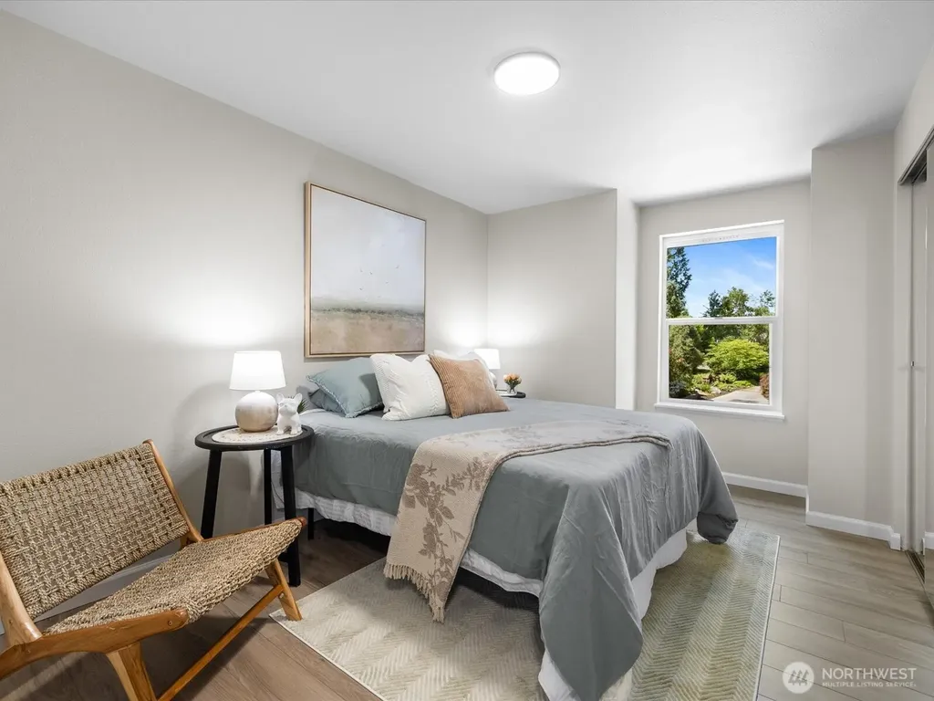 15931 2nd Place W Lynnwood WA 98087