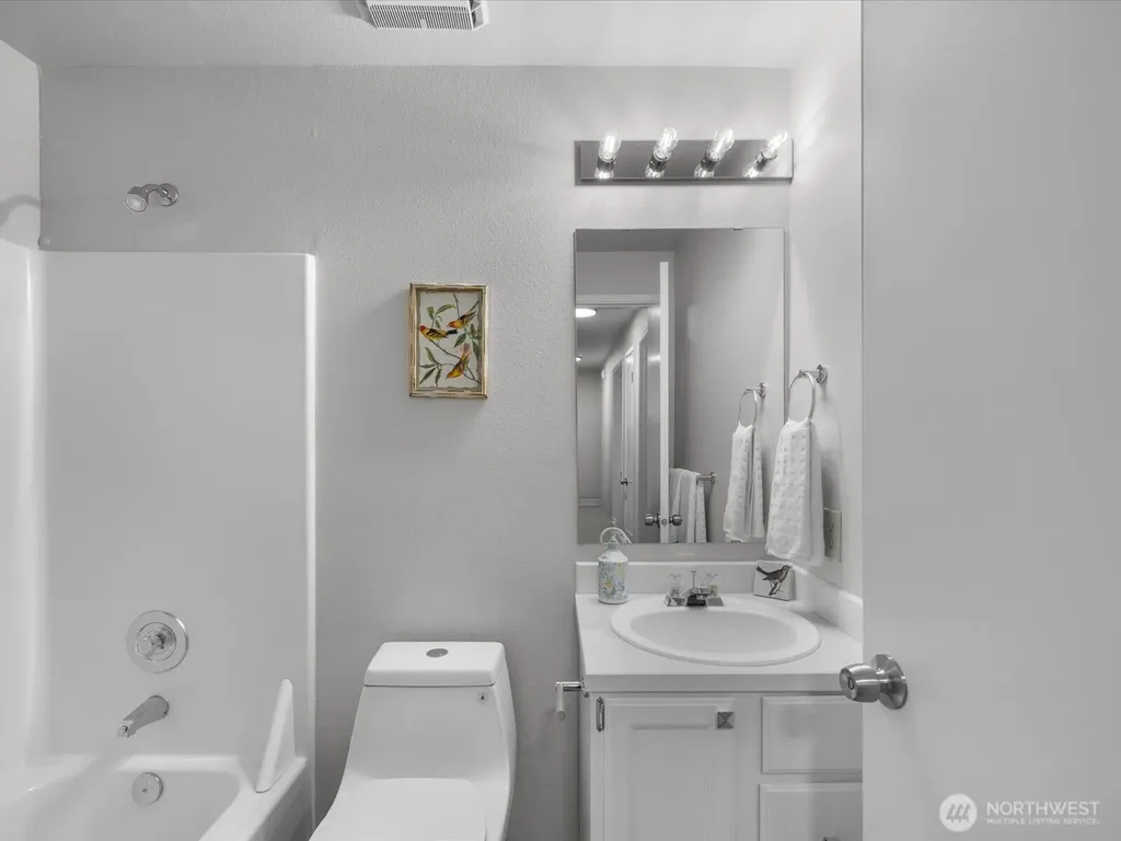 15931 2nd Place W Lynnwood WA 98087