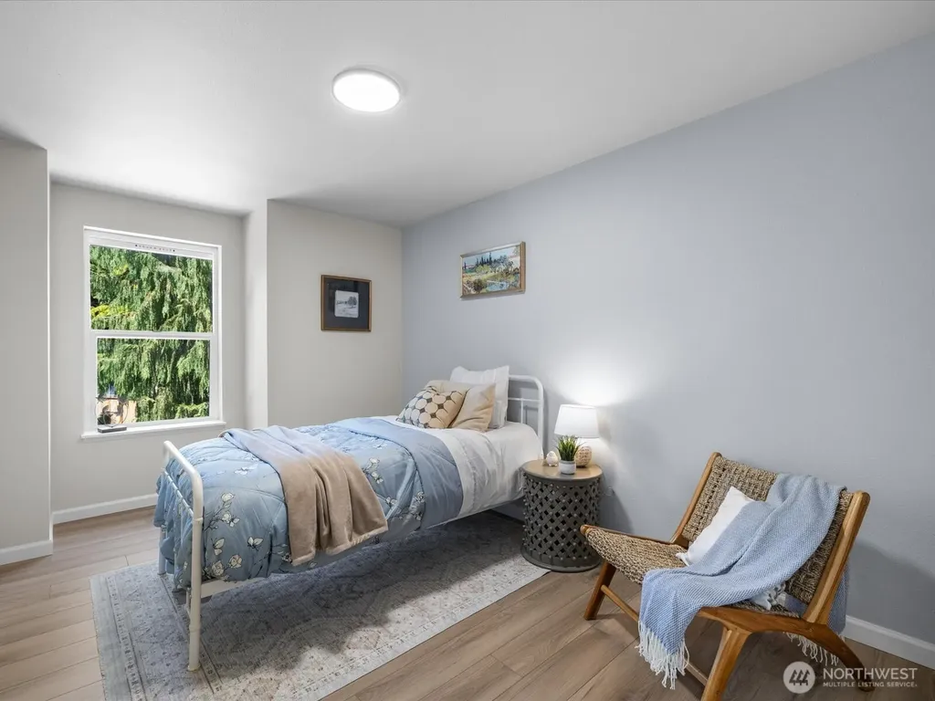 15931 2nd Place W Lynnwood WA 98087