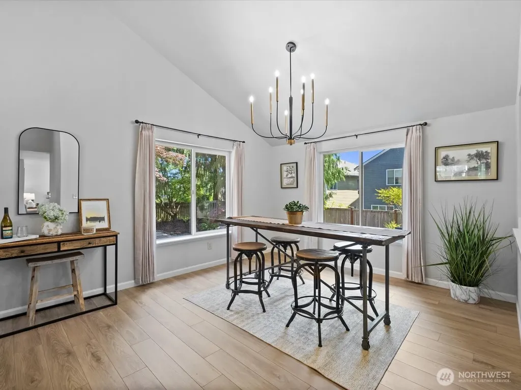 15931 2nd Place W Lynnwood WA 98087