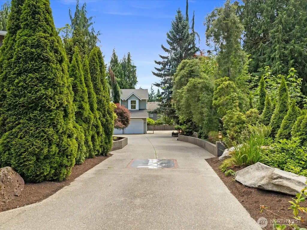 15931 2nd Place W Lynnwood WA 98087