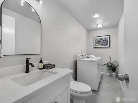 15931 2nd Place W Lynnwood WA 98087