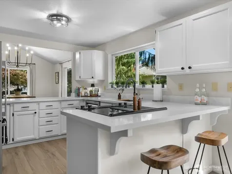 15931 2nd Place W Lynnwood WA 98087