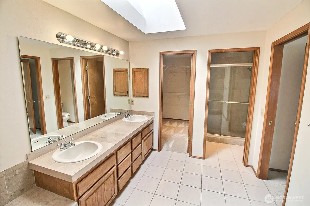 23952 SE 40th Place Sammamish WA 98029
