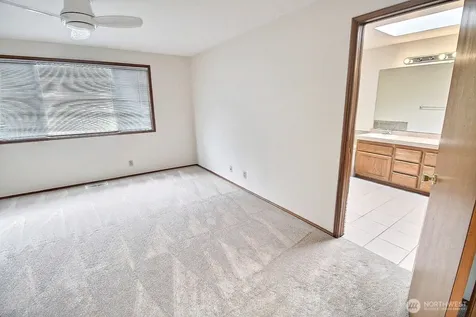 23952 SE 40th Place Sammamish WA 98029