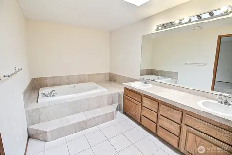 23952 SE 40th Place Sammamish WA 98029